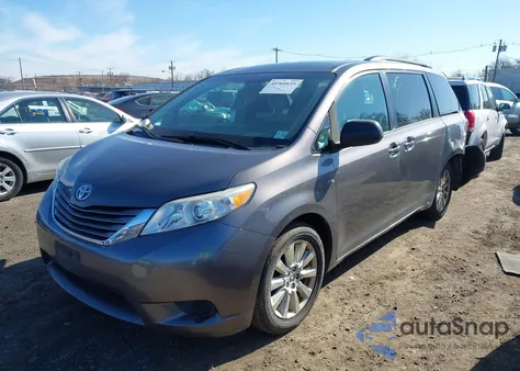 2016 Toyota Sienna Le 7 Passenger z USA, uszkodzony, nr VIN 5TDJK3DC5GS133753